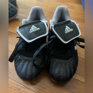 Toddler soccer cleats